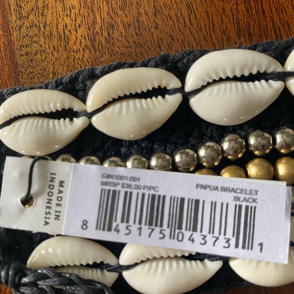 NWT Anthropologie Cocobelle Papua Shell Beaded Woven Bracelet Woman’s Black - Picture 4 of 9
